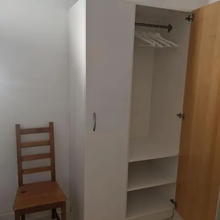 Lägenhet Charmig Vaning Pa Gamla Vaester Malmö