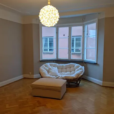 Apartment Charmig Vaning Pa Gamla Vaester *