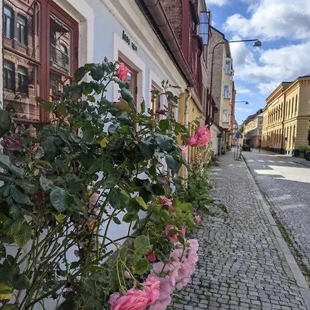 Charmig Vaning Pa Gamla Vaester Apartment Malmo